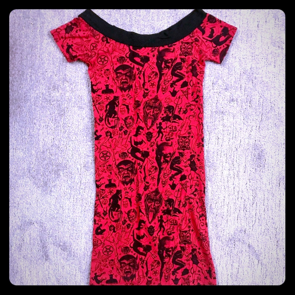 Form fitting stretchy off shoulders dress